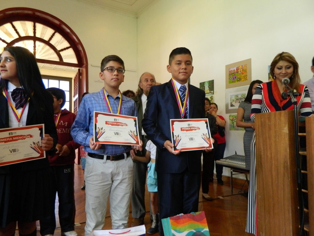 4 Estudiantes Ganadoresde 8vo año. Danny Villamagua y Druman Espinoza
